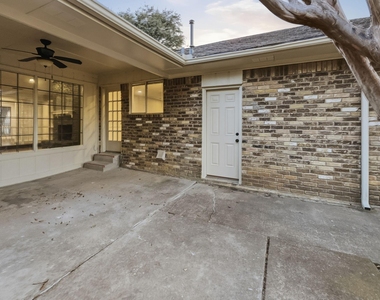 2409 Castle Street - Photo Thumbnail 1