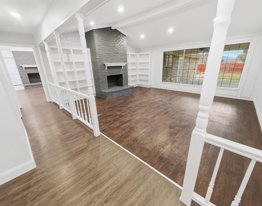 2409 Castle Street - Photo Thumbnail 3
