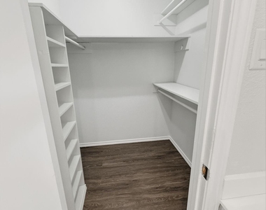 2409 Castle Street - Photo Thumbnail 26
