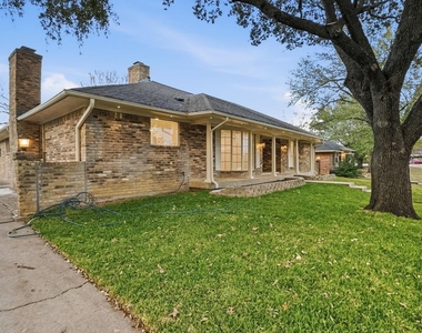 2409 Castle Street - Photo Thumbnail 30