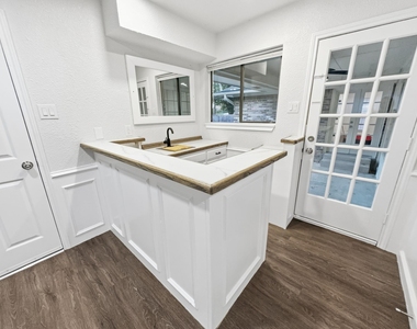 2409 Castle Street - Photo Thumbnail 14