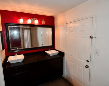 3121 Sondra Drive - Photo Thumbnail 10