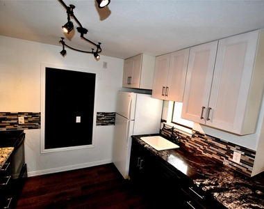 3121 Sondra Drive - Photo Thumbnail 4