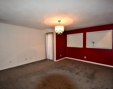 3121 Sondra Drive - Photo Thumbnail 8