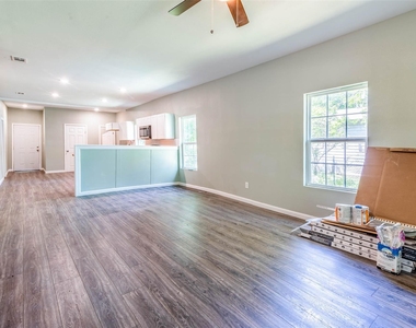 1457 W Austin Street - Photo Thumbnail 5
