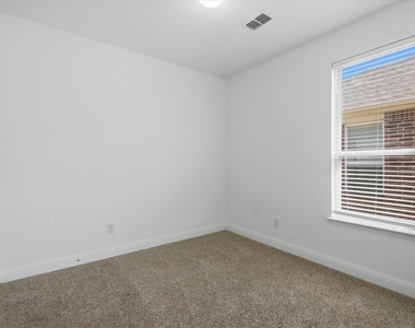 10236 Fox Springs Drive - Photo Thumbnail 22
