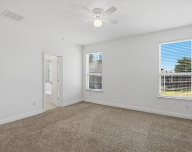 10236 Fox Springs Drive - Photo Thumbnail 15