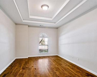 2208 Scenic Drive - Photo Thumbnail 24