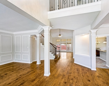 2208 Scenic Drive - Photo Thumbnail 3