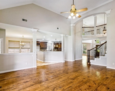 2208 Scenic Drive - Photo Thumbnail 8