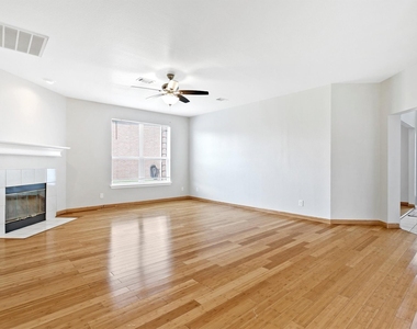 3803 Farmington Drive - Photo Thumbnail 6