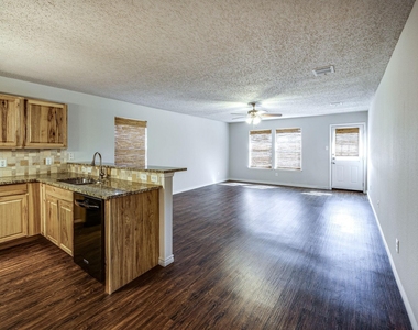 1561 Knottingham Drive - Photo Thumbnail 4