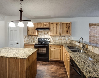 1561 Knottingham Drive - Photo Thumbnail 9