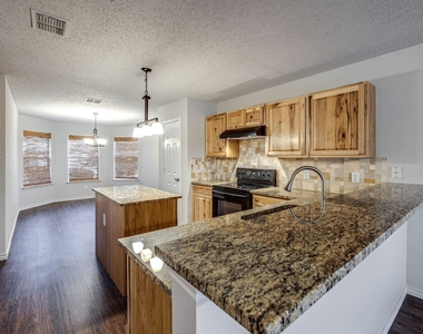 1561 Knottingham Drive - Photo Thumbnail 8