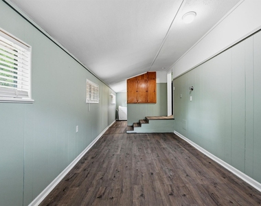 920 S Lee Avenue - Photo Thumbnail 14