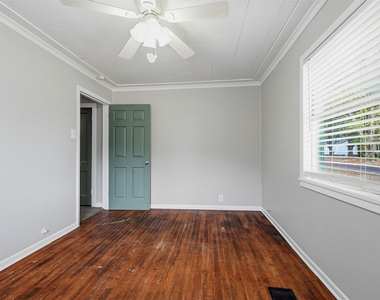 920 S Lee Avenue - Photo Thumbnail 12