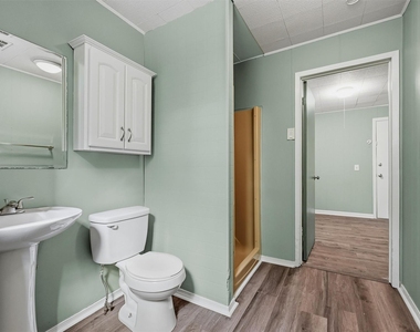 920 S Lee Avenue - Photo Thumbnail 15