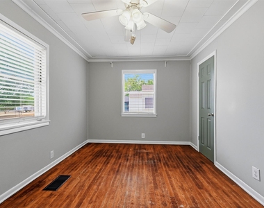 920 S Lee Avenue - Photo Thumbnail 11