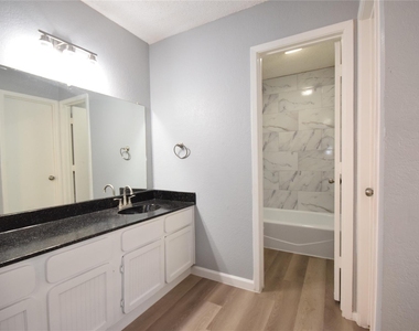 115 W Timberview Lane - Photo Thumbnail 6