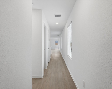 801 Wagtail Drive - Photo Thumbnail 6