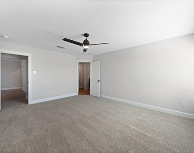 1219 Dye Boulevard - Photo Thumbnail 4