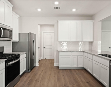 1219 Dye Boulevard - Photo Thumbnail 1