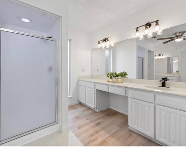 807 Fondren Drive - Photo Thumbnail 14