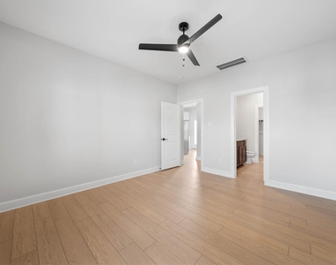 1101 Butler Avenue - Photo Thumbnail 3