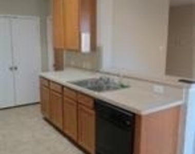 483 Forest Lane - Photo Thumbnail 7