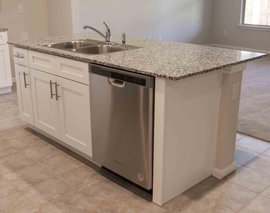 807 Wolf Creek Drive - Photo Thumbnail 2