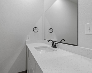 405 W Hull Street - Photo Thumbnail 11
