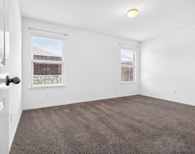 1111 Meadow Side Drive - Photo Thumbnail 28
