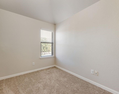 4613 Pine Brook Drive - Photo Thumbnail 16