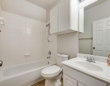 4613 Pine Brook Drive - Photo Thumbnail 14