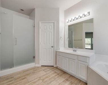 4613 Pine Brook Drive - Photo Thumbnail 11