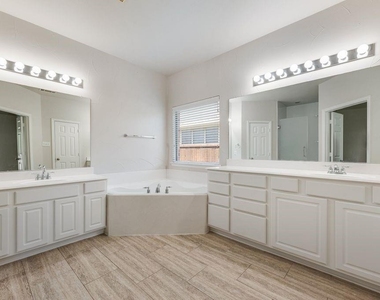 4613 Pine Brook Drive - Photo Thumbnail 10