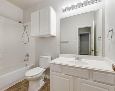 4613 Pine Brook Drive - Photo Thumbnail 18