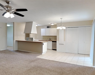 804 Rolling Ridge Drive - Photo Thumbnail 4