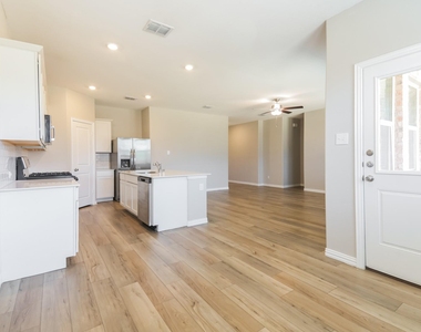 2324 O Keefe Drive - Photo Thumbnail 6