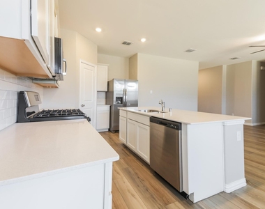 2324 O Keefe Drive - Photo Thumbnail 7
