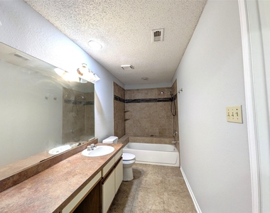 323 Teakwood Lane - Photo Thumbnail 18