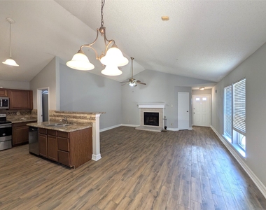 323 Teakwood Lane - Photo Thumbnail 10