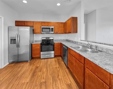 3517 Se 94th Street - Photo Thumbnail 3