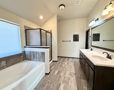 10432 Nw 33rd Street - Photo Thumbnail 9