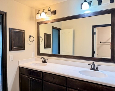 10432 Nw 33rd Street - Photo Thumbnail 13