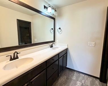 10432 Nw 33rd Street - Photo Thumbnail 11