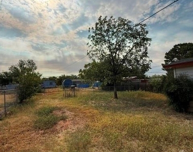917 N Danville Drive - Photo Thumbnail 10