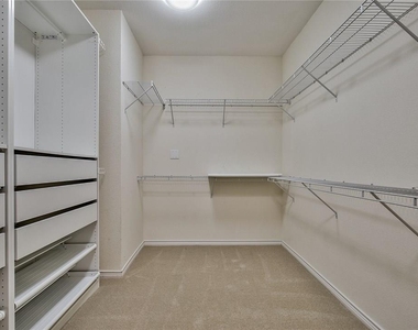 2107 Lucerne Cove - Photo Thumbnail 14