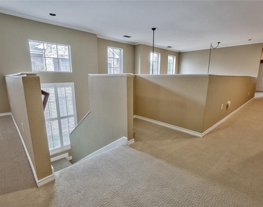 2107 Lucerne Cove - Photo Thumbnail 20