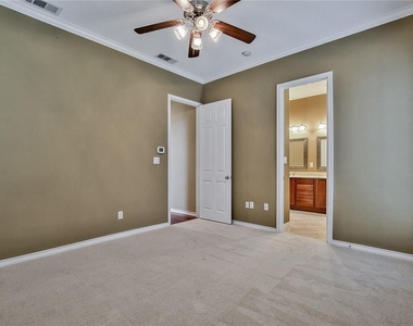 2107 Lucerne Cove - Photo Thumbnail 10
